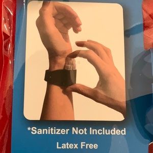 Spray bottle wrist dispenser